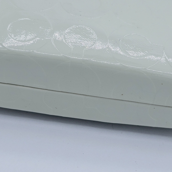 Coach Cream Embossed Logo Clam Hard Shell Eye Glasses Case - Picture 3 of 7